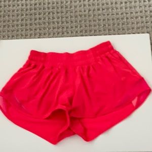 EUC Lu lemon hotty hot short Shorter inseam. Size 4.  Hot coral color.